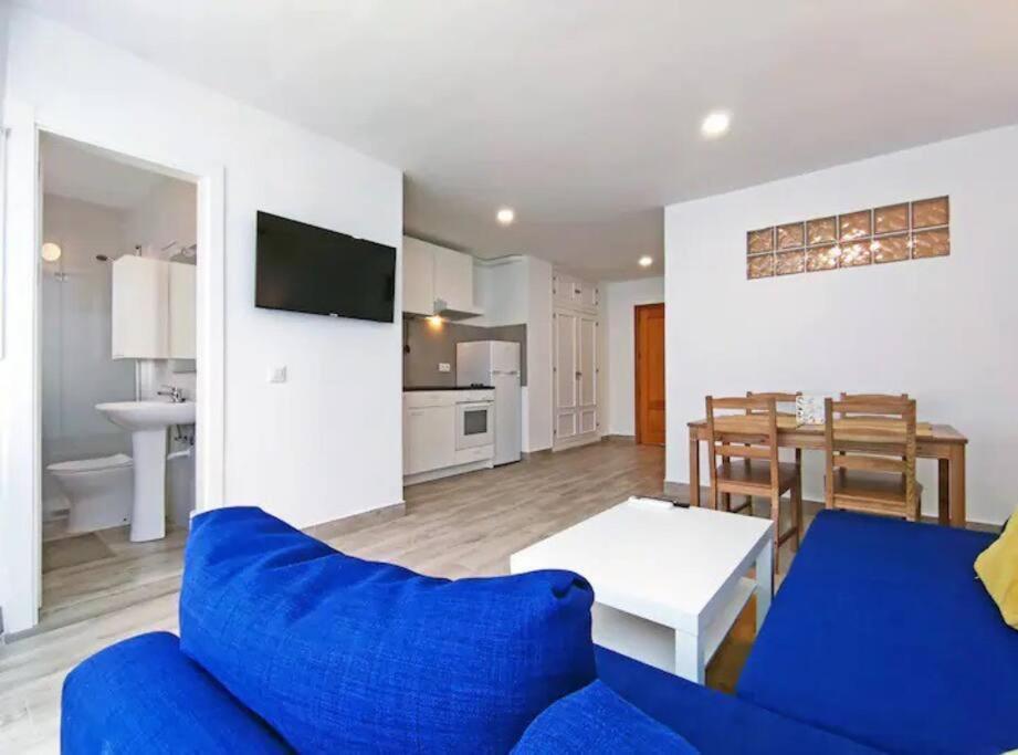 Arias Maldonado 250 Meters Apartment